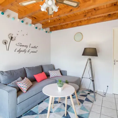 Appartement Saint-Sauves-D'Auvergne, 3 Pieces, 4 Personnes - Fr-1-630-175 Apartment