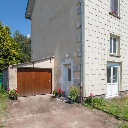 Appartement Saint-Sauves-D'Auvergne, 3 Pieces, 4 Personnes - Fr-1-630-175 * Saint-Sauves-d'Auvergne